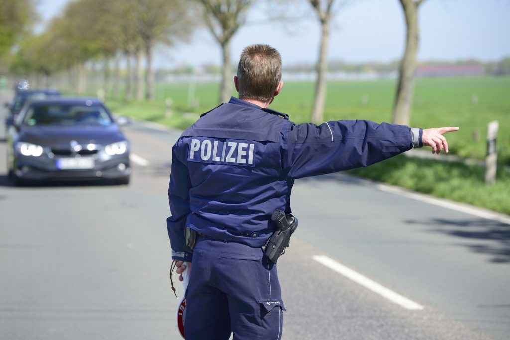 Anwalt BtM Fahrzeugkontrolle und Drogenfund durch Polizei oder Zoll